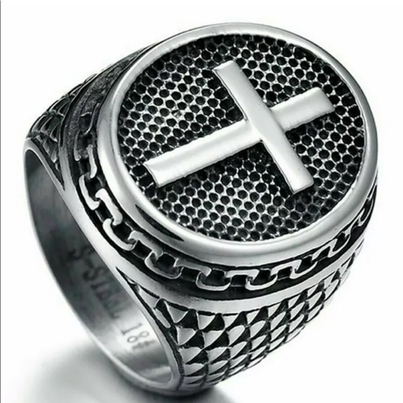 New stainless steel men’s cross ring - Picture 2 of 3